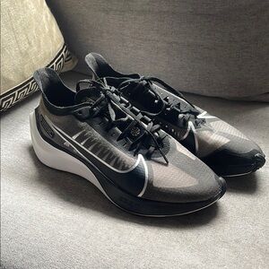 Nike Women Zoom Gravity Sneakers.